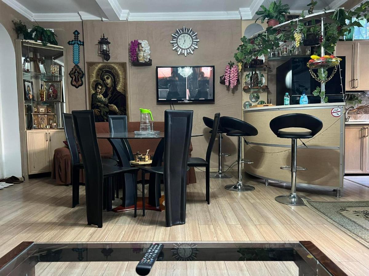 3 Room Flat In Tbilisi Bagian luar foto