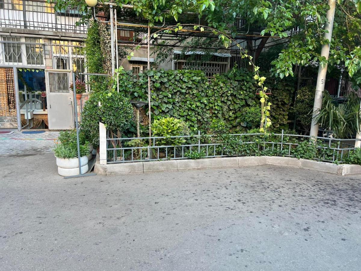 3 Room Flat In Tbilisi Bagian luar foto